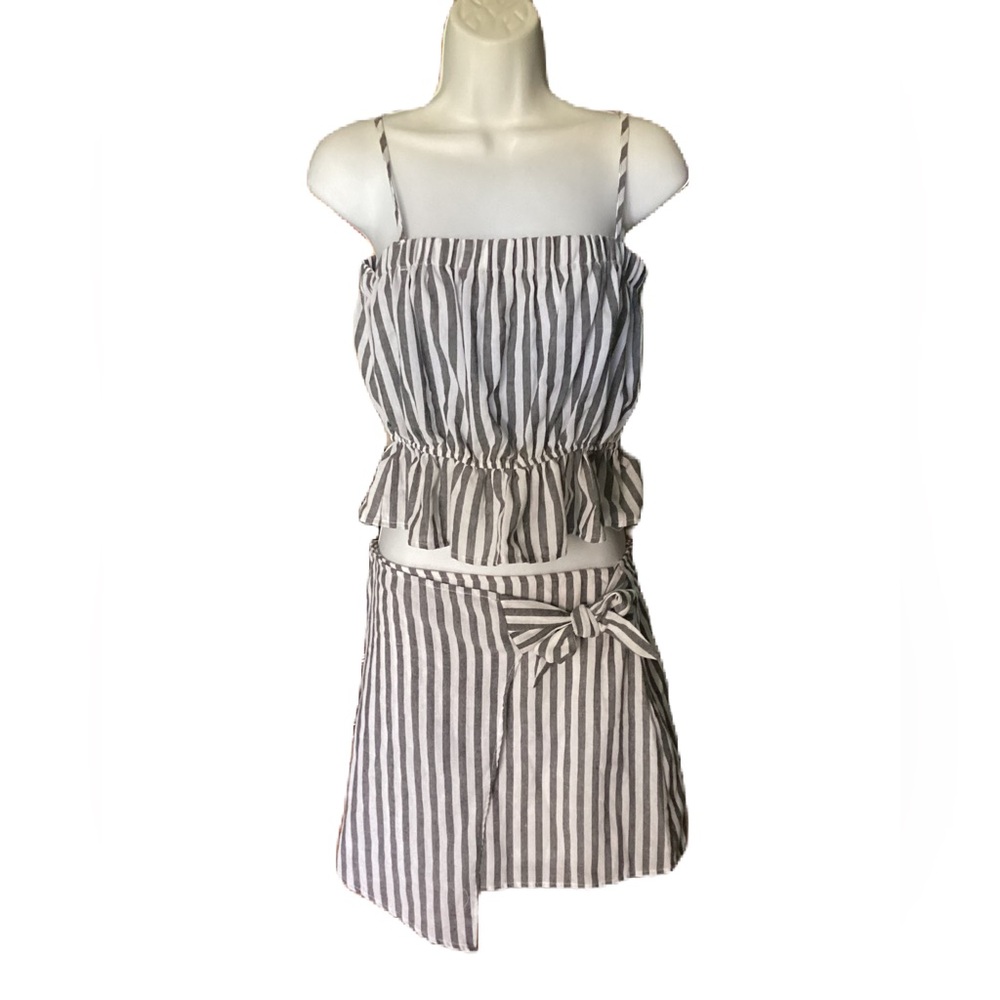 2/$15 FAVLUX 2pc skirt set. M